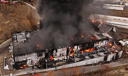 Kimyasal madde üreten fabrikada yangın!