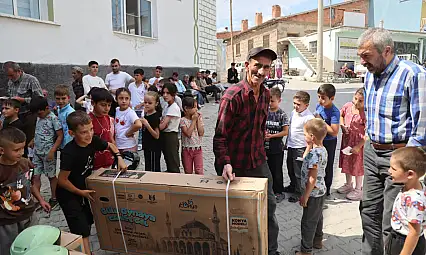 Konya'da 13 bin çocuğa bisiklet sevinci