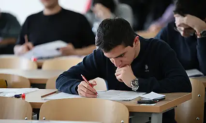 Konya'da 5 bin öğrenci aynı anda sınavda