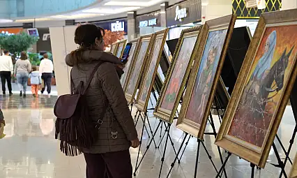 Konya'da Filistinli çocukların sessiz çığlığı tuvale yansıdı