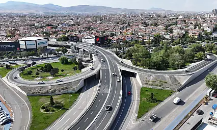 Konya'da iki önemli üst geçit yenilendi! 2 bin 500 ton asfalt kullanıldı