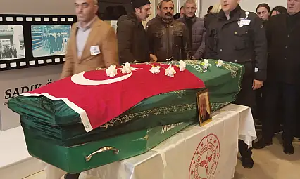 Muayene sırasında kalp krizi geçiren doktor yaşamını yitirdi