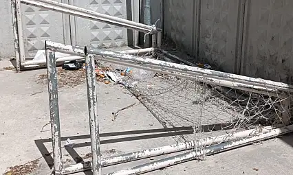 Okul bahçesinde facia: 4 yaşındaki Ediz'in üzerine kale direği devrildi