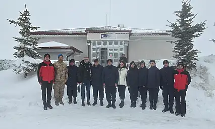 Şehit ve gazi çocukları anlamlı jest:  Yıldız Dağı'nda karın tadını çıkardılar!
