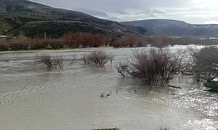 Tarım arazileri su altında kaldı