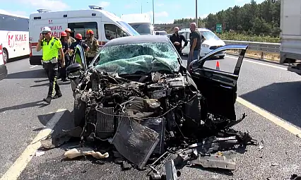 Trafik yavaşlayınca duramadı, kamyonete ok gibi saplandı
