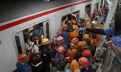 Tren kazası: 14 ölü, 84 yaralı