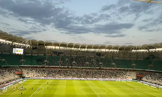 10 kişi kalan Konyaspor Kocaelispor'a direnemedi! 1-2