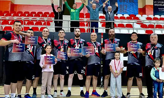 Voleybol şampiyonları belli oldu