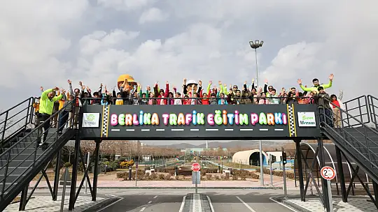 Depremzede gelen çocuklar mega ile tanıştı