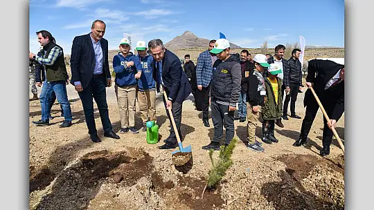 Konya MEM müdürü Yiğit 6 Şubat deprem şehitleri ormanı fidan dikimine katıldı