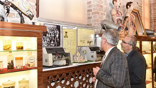 Konya MEM müdürü Yiğit eğitim müzesini ziyaret etti