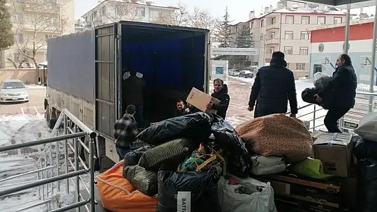 Deprem bölgesine yardım ve destekler sürüyor