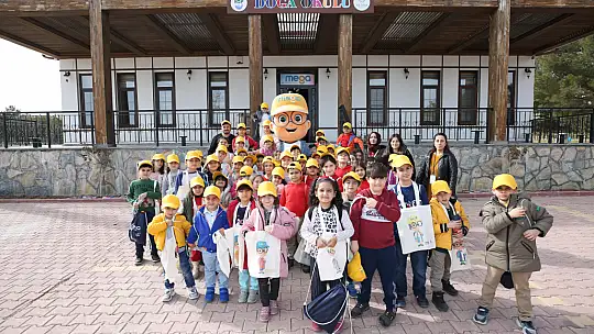 Depremzede gelen çocuklar mega ile tanıştı