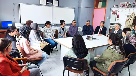 Konya MEM müdürü Murat Yiğit öğretmen ve öğrenciler ile bir araya geldi