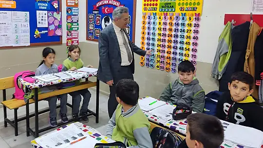 Konya MEM müdürü Murat Yiğit öğretmen ve öğrenciler ile bir araya geldi