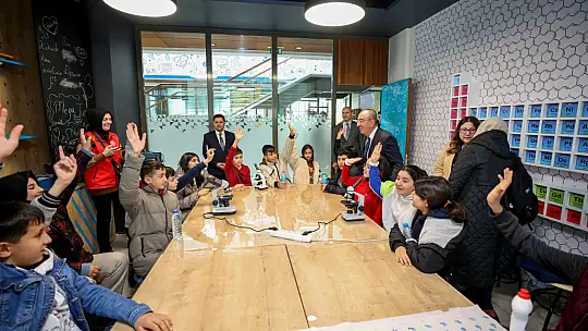 Meram E-spor merkezi depremzede çocukları ağırladı