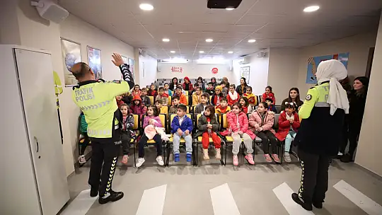 Depremzede gelen çocuklar mega ile tanıştı