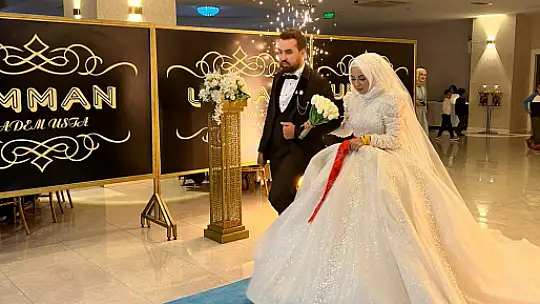 Konya'nın tanınmış ailelerinin çocukları, Begüm ve Ömer çifti dünya evine girdi