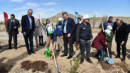 Konya MEM müdürü Yiğit 6 Şubat deprem şehitleri ormanı fidan dikimine katıldı