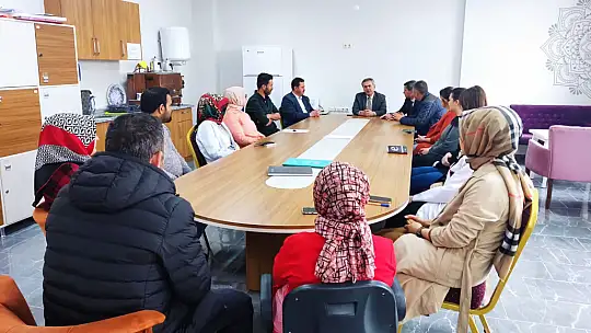 Konya MEM müdürü Murat Yiğit öğretmen ve öğrenciler ile bir araya geldi