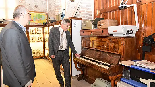 Konya MEM müdürü Yiğit eğitim müzesini ziyaret etti