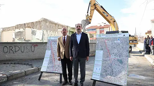 Başkan Altay ve Kavuş, Küçük Aymanas Caddesi'nde İncelemelerde Bulundu