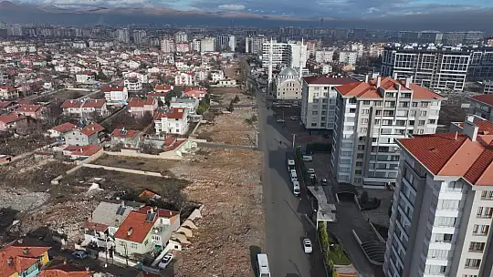 Başkan Altay ve Kavuş, Küçük Aymanas Caddesi'nde İncelemelerde Bulundu