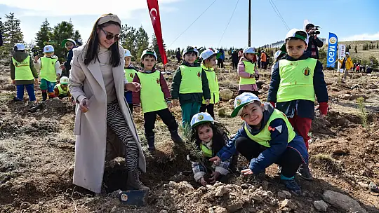 Konya MEM müdürü Yiğit 6 Şubat deprem şehitleri ormanı fidan dikimine katıldı