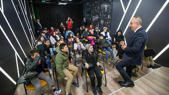 Meram E-spor merkezi depremzede çocukları ağırladı