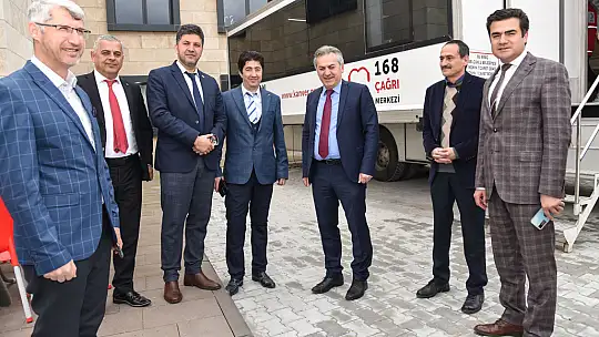 Konya İl Milli Eğitim Müdürlüğü önünde kan'panya var