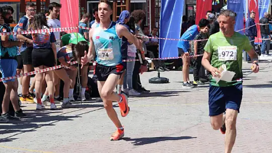 Oryantiring Şampiyonası Bucak'ta yapıldı