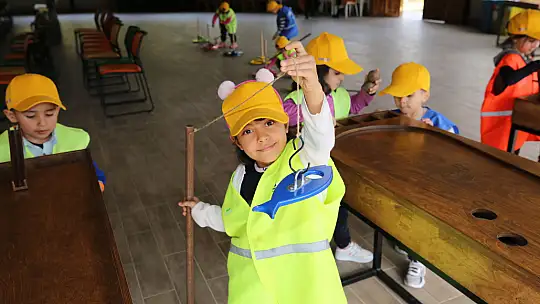 Depremzede gelen çocuklar mega ile tanıştı