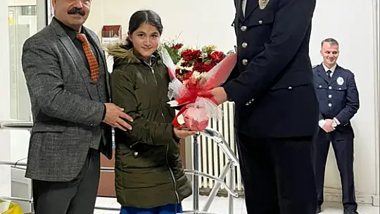 Konya Yunak'ta Öğrenciler Polis Haftasında Siren Çaldı, Devriye Gezdi