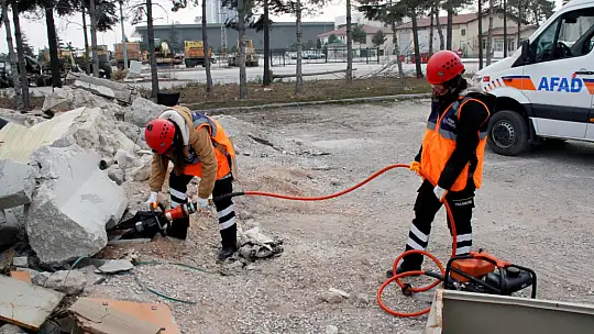 NEÜ'de geleceğin Paramedikleri  'Destek AFAD Gönüllüsü' oldu