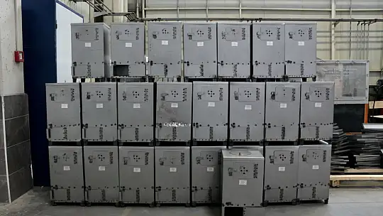 Konya'da meslek liseliler depremzedeler için soba ve telefon şarj istasyonu üretiyor