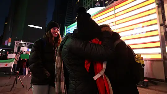 Times Meydanında depremde hayatını kaybedenler anıldı