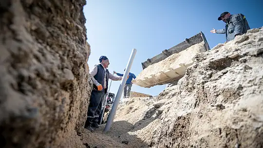 Konya Büyükşehir Belediyesi Hatay'da kuracağı konteyner kentin altyapısını tamamlıyor