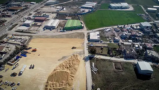 Konya Büyükşehir Belediyesi Hatay'da kuracağı konteyner kentin altyapısını tamamlıyor