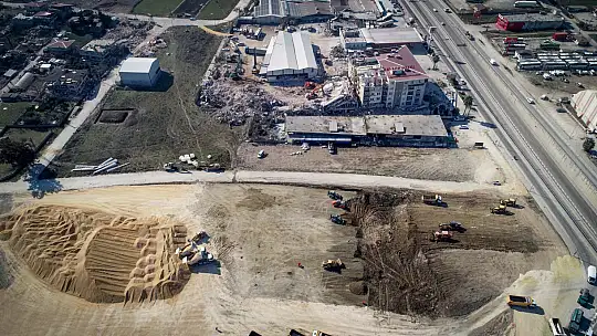 Konya Büyükşehir Belediyesi Hatay'da kuracağı konteyner kentin altyapısını tamamlıyor