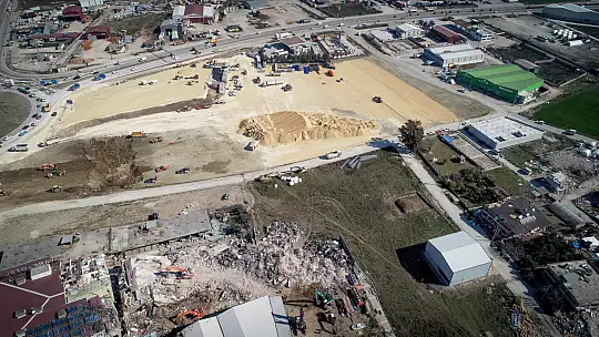 Konya Büyükşehir Belediyesi Hatay'da kuracağı konteyner kentin altyapısını tamamlıyor