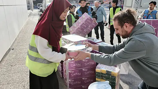 NEÜ'de eğitim gören Endonezyalı öğrenciler depremzedeler için seferber oldu