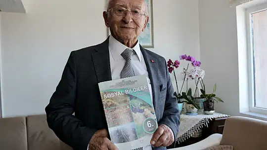 Orta okul eğitimini 84 yaşında tamamladı gençlere örnek oldu