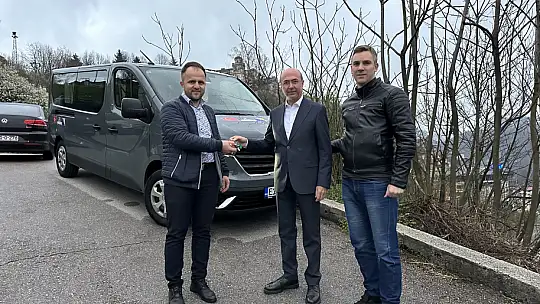 Konya Selçuklu Belediyesinden Bosnalı yetim öğrencilere araç desteği