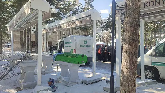 Depremde hayatını kaybeden 8 kişi Konya'da defnedildi
