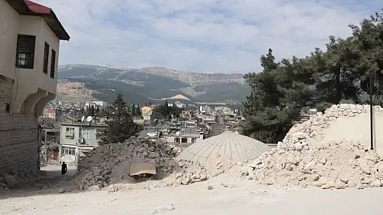 Fransızların bile yıkamadığı camiyi deprem yıktı