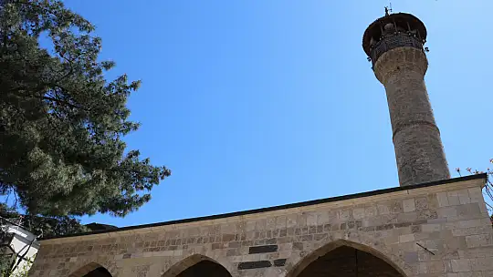 Fransızların bile yıkamadığı camiyi deprem yıktı