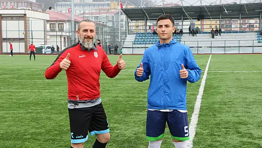 Baba oğul futbolda karşı karşıya geldiler