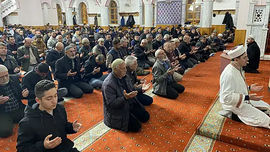 Kulu'da Beraat Kandilinde camiler doldu