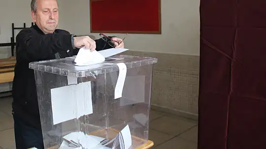 Konya'da çifte vatandaşlar sandık başına gitti